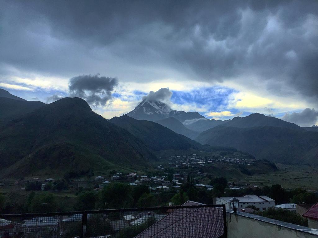 Veranda Guesthouse Kazbegi Esterno foto